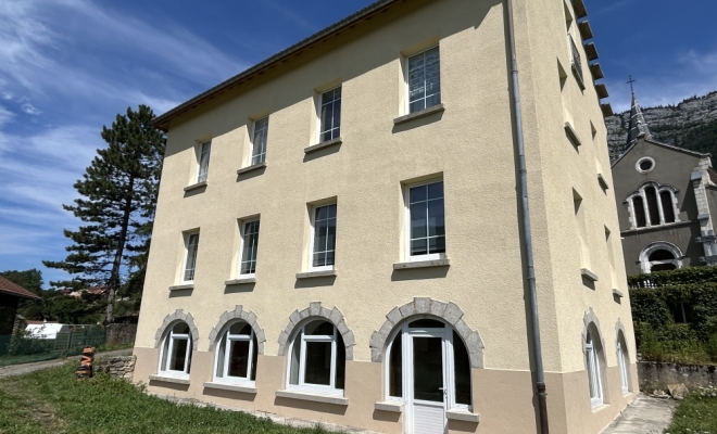 Rénovation de façade d’un immeuble à Villard de Lans 